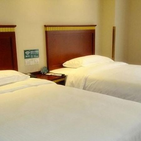 Greentree Inn Chongqing North Railway Station Express Hotel Екстериор снимка