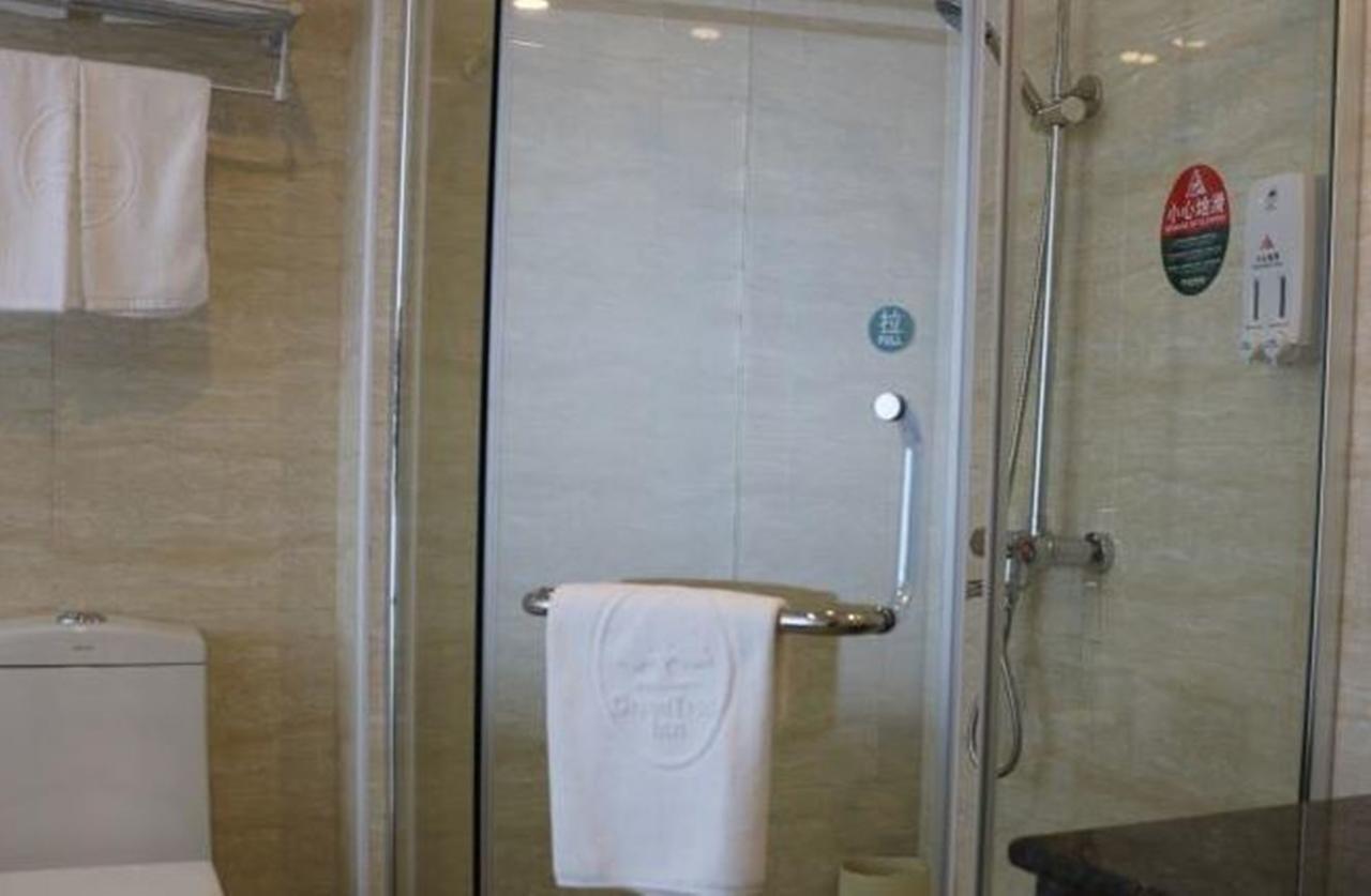 Greentree Inn Chongqing North Railway Station Express Hotel Екстериор снимка