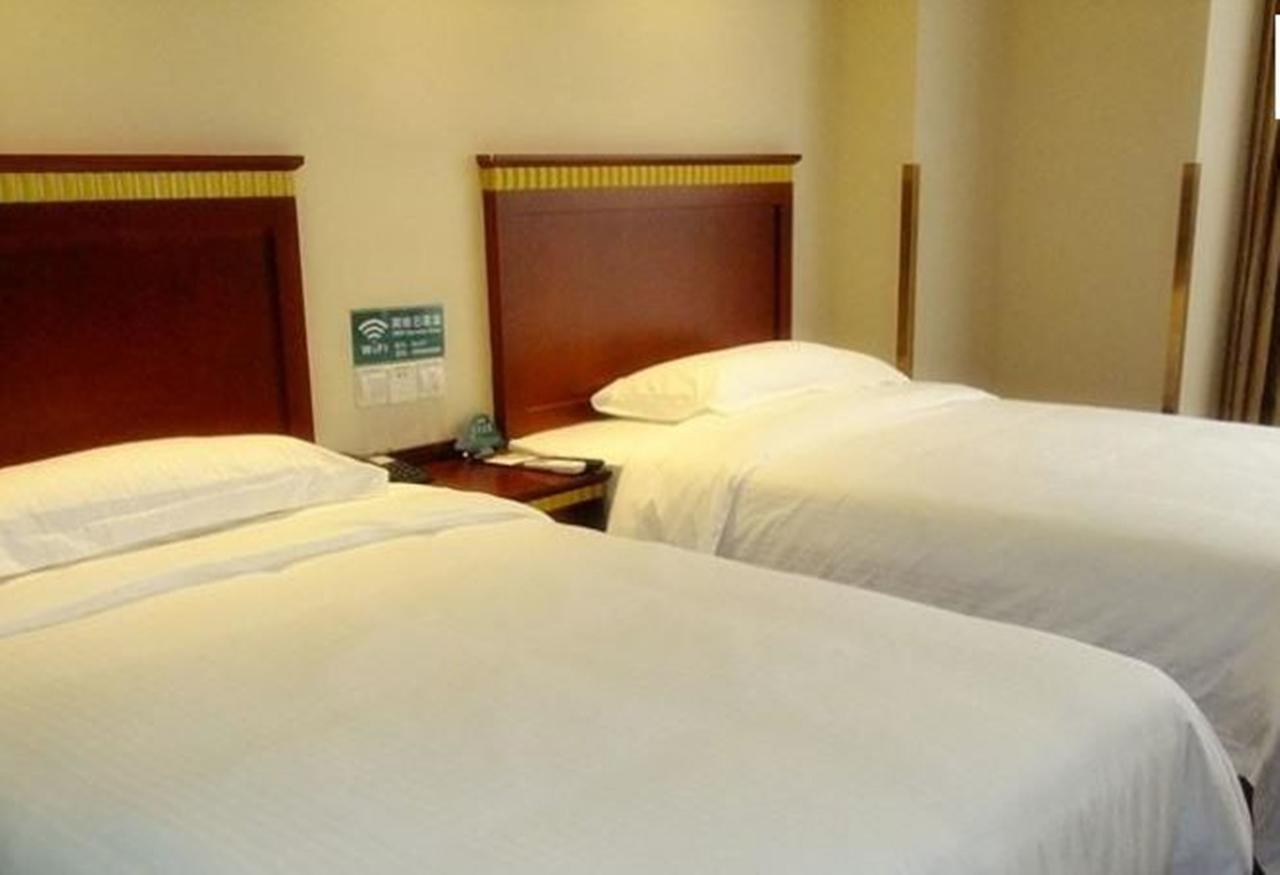 Greentree Inn Chongqing North Railway Station Express Hotel Екстериор снимка